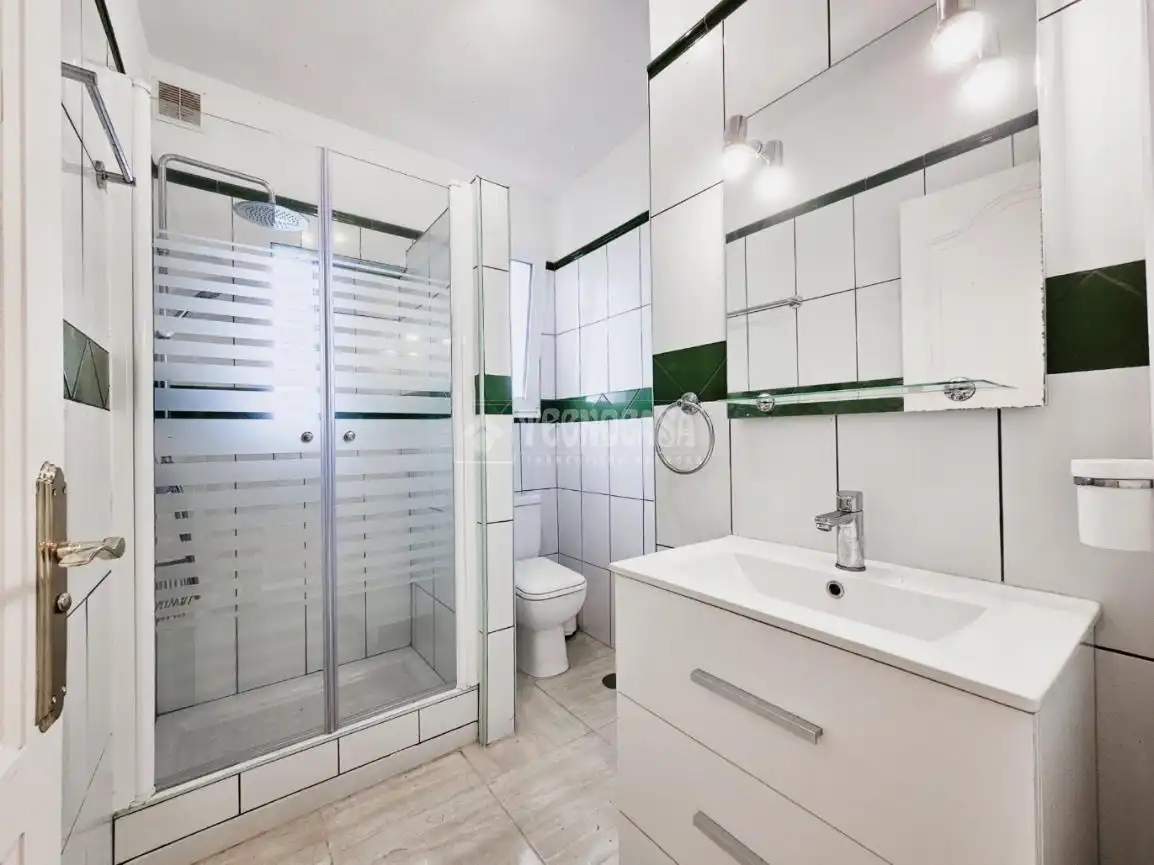 Bathroom of Houses for sale in La Orotava