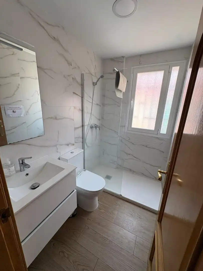Bany de Apartament de lloguer en Granada
