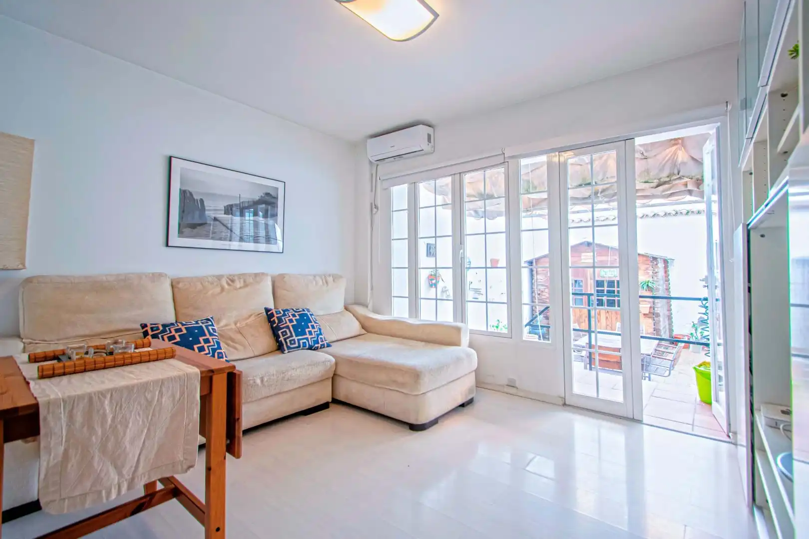 Wohnzimmer von Erdgeschoss zum Verkauf in Sevilla mit Klimaanlage, Terrasse und Möbliert