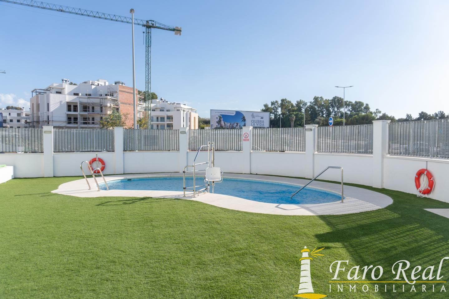Piscina de Apartament en venda en Sanlúcar de Barrameda amb Aire condicionat, Calefacció i Terrassa