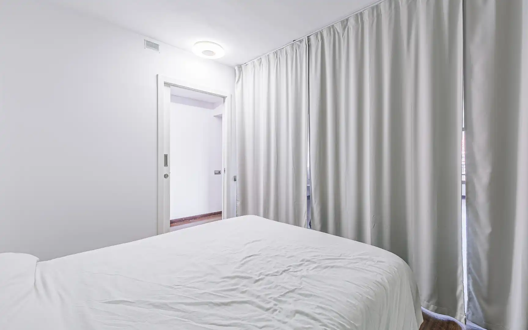 Schlafzimmer von Wohnung zum Verkauf in Barcelona mit Klimaanlage, Heizung und Möbliert
