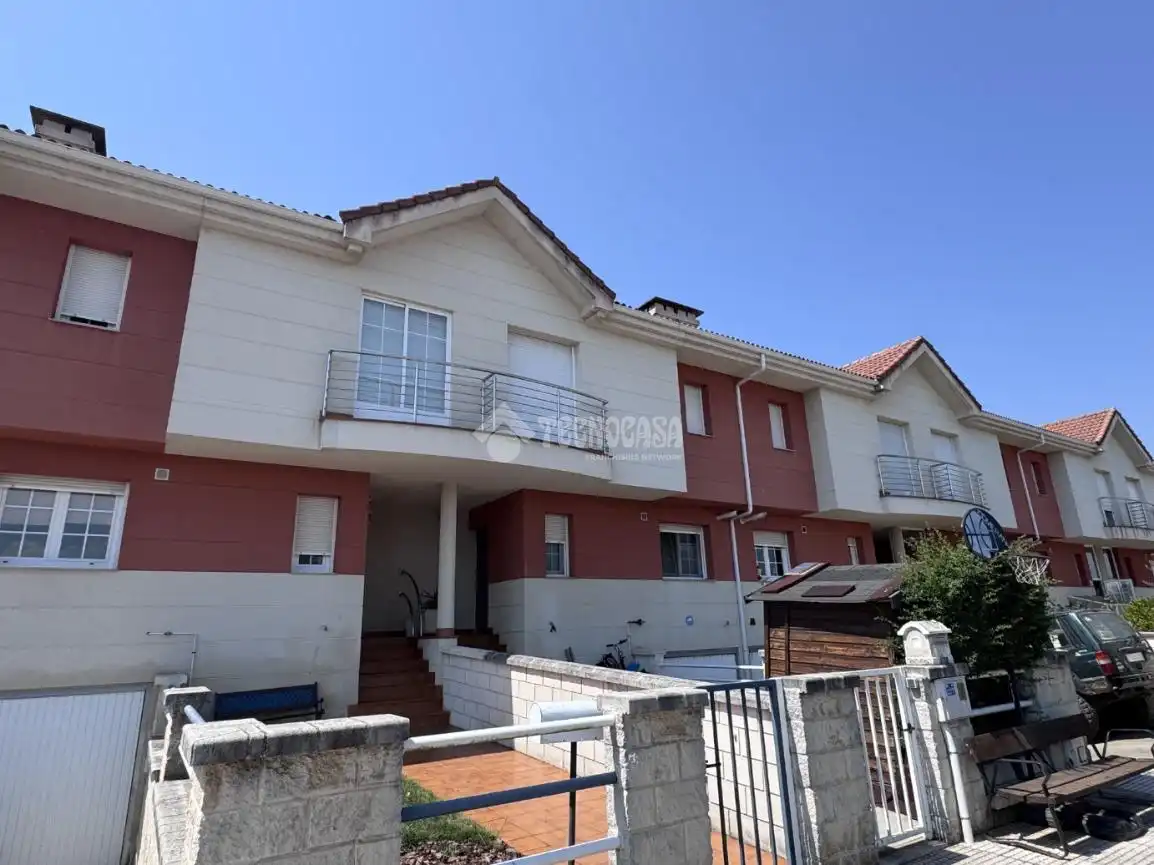 Vista exterior de Casa adosada en venta en Cuadros con Calefacción y Parquet