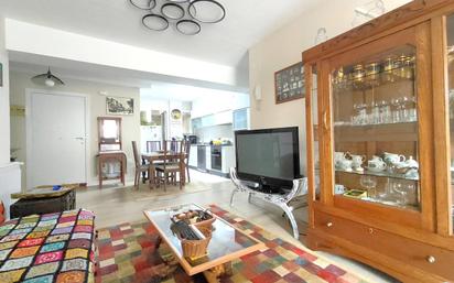 Living room of Flat for sale in Santiago de Compostela   with Heating, Terrace and Storage room