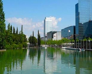 Vista exterior de Edifici en venda en Sabadell