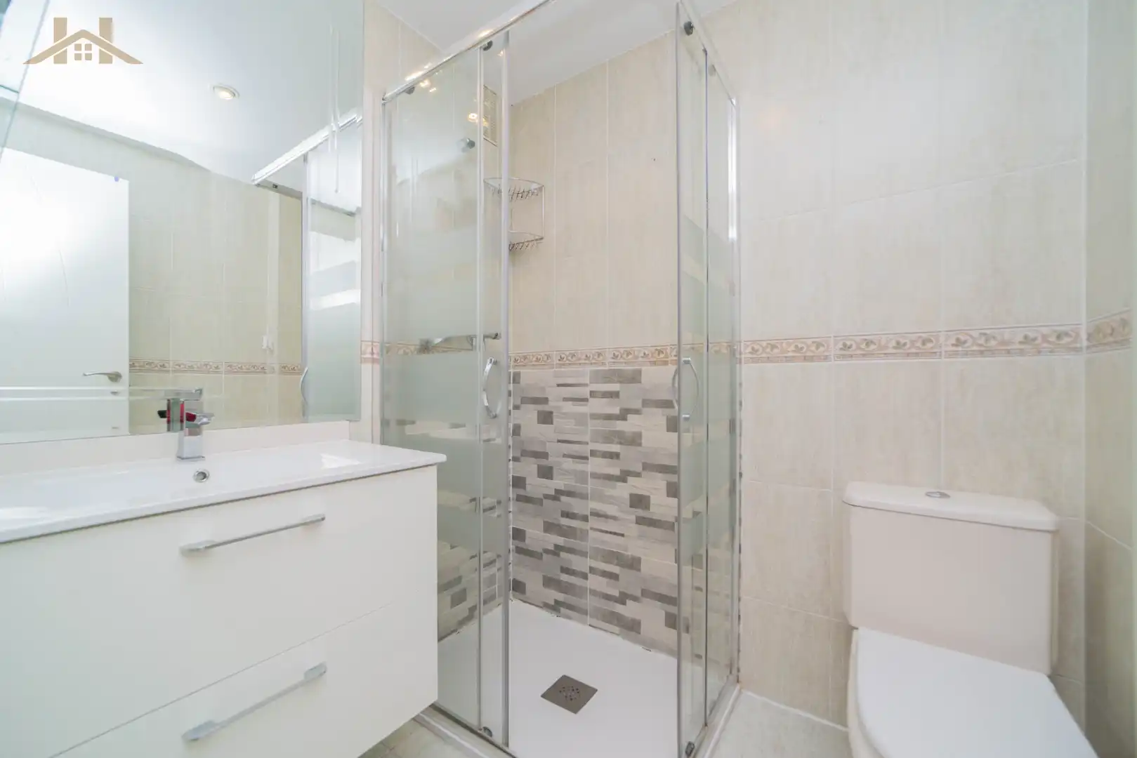 Badezimmer von Wohnung zum Verkauf in Alcorcón mit Klimaanlage, Heizung und Möbliert