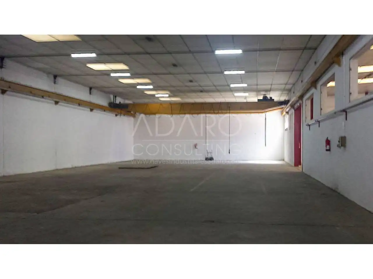 Nau industrial en venda a Calle Zinc