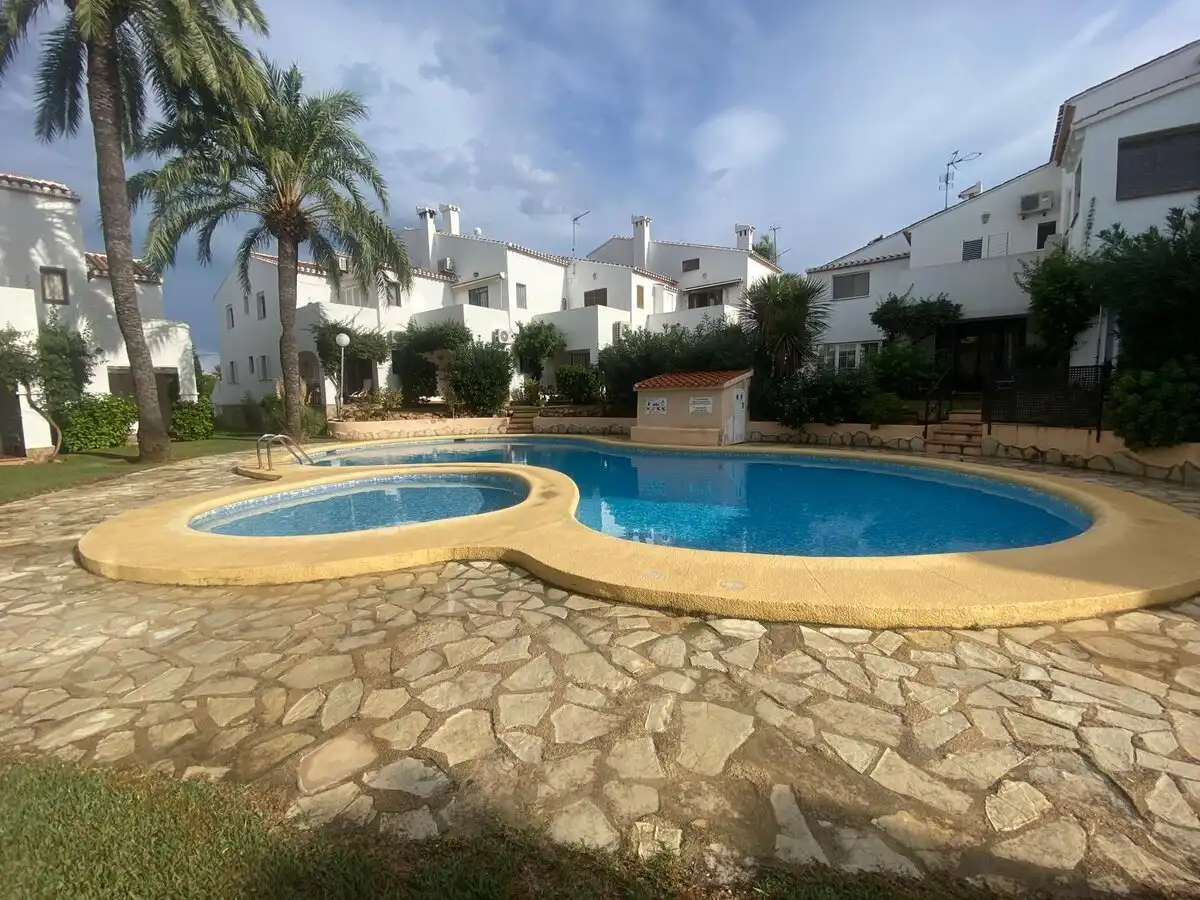 Piscina de Apartament de lloguer en Dénia amb Aire condicionat, Calefacció i Terrassa