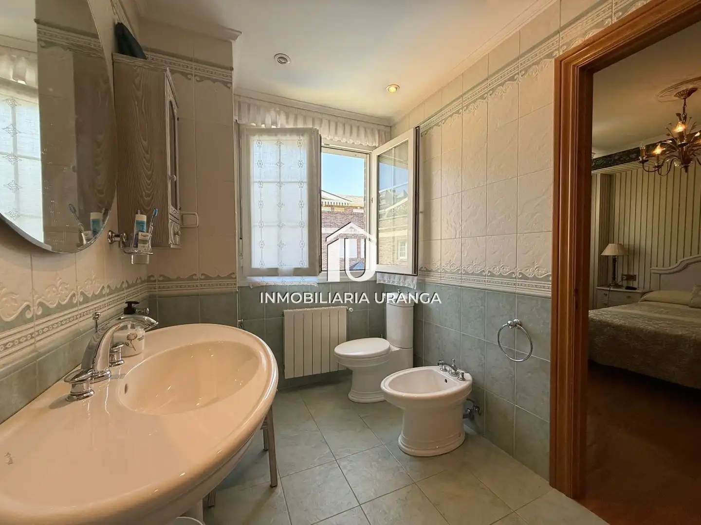 Baño de Casa o chalet en venta en Laredo con Calefacción, Jardín privado y Terraza
