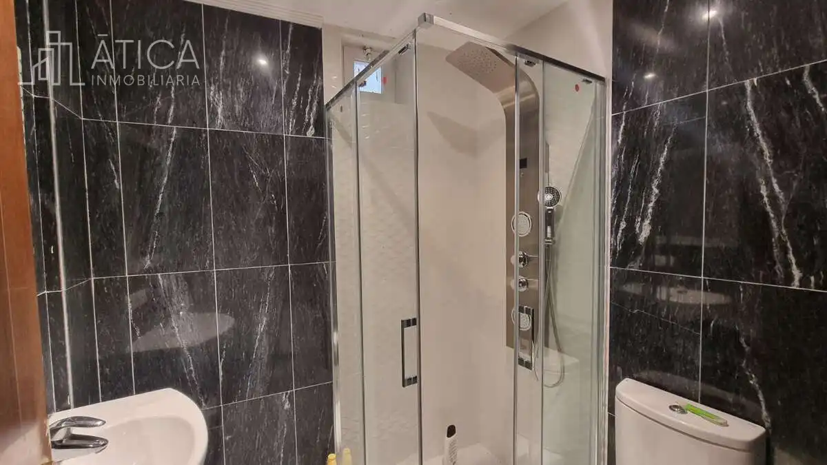 Baño de Apartamento de alquiler en Salamanca con Calefacción y Amueblado