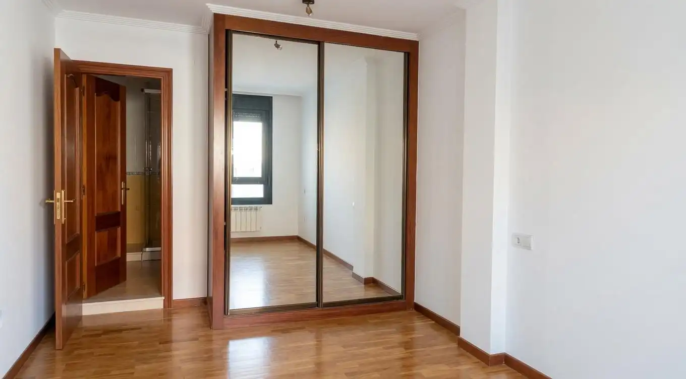 Habitación de Piso en venta en Siero con Calefacción y Balcón