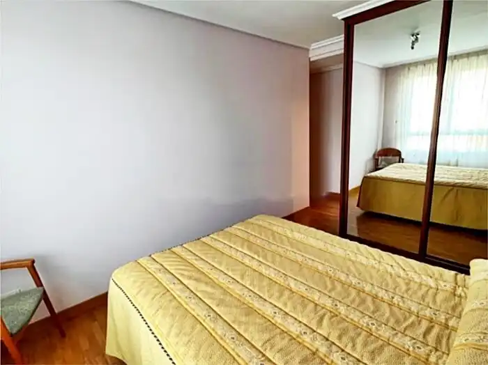 Habitación de Piso de alquiler en Santander con Calefacción, Terraza y Trastero