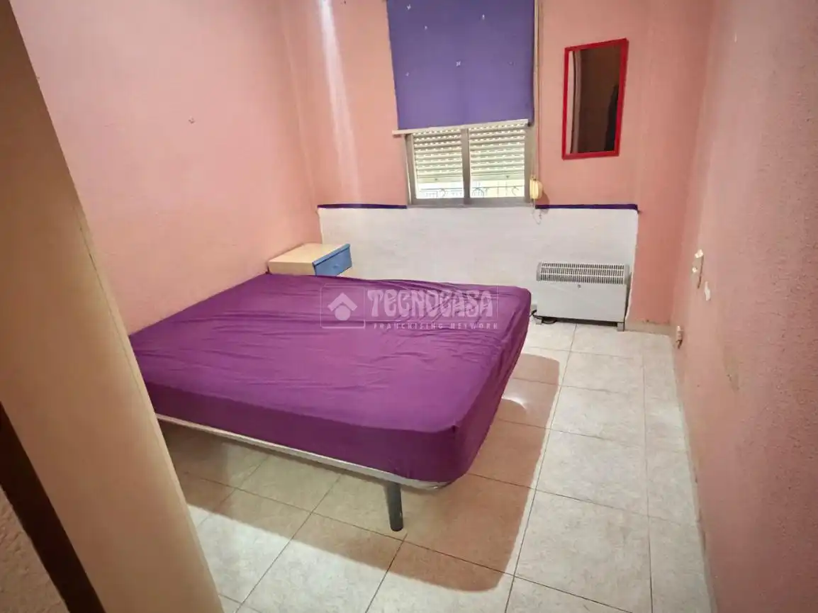 Bedroom of Flat for sale in Valencia  with Air Conditioner and Balcony