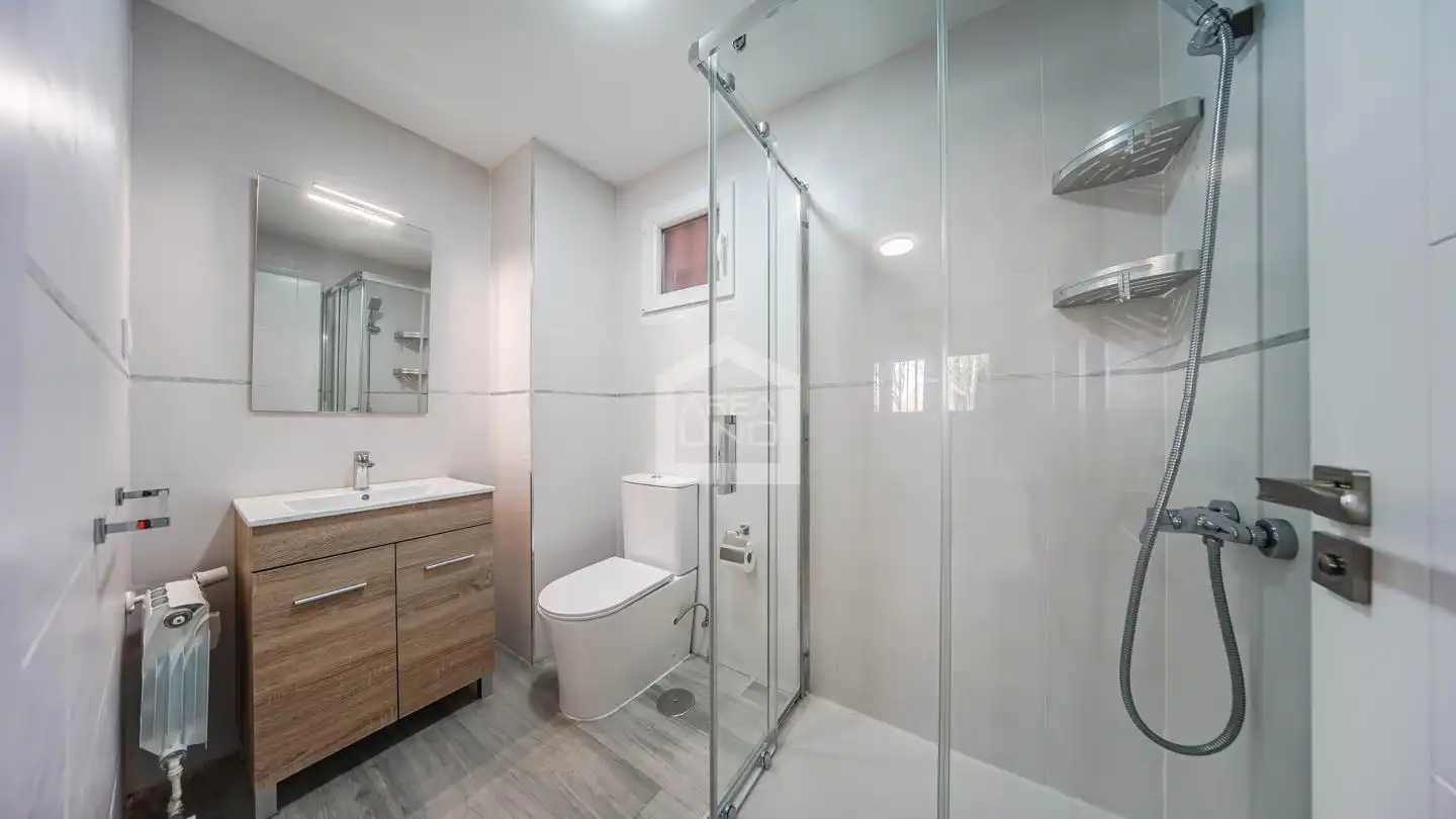 Baño de Planta baja en venta en Alcorcón con Aire acondicionado y Calefacción