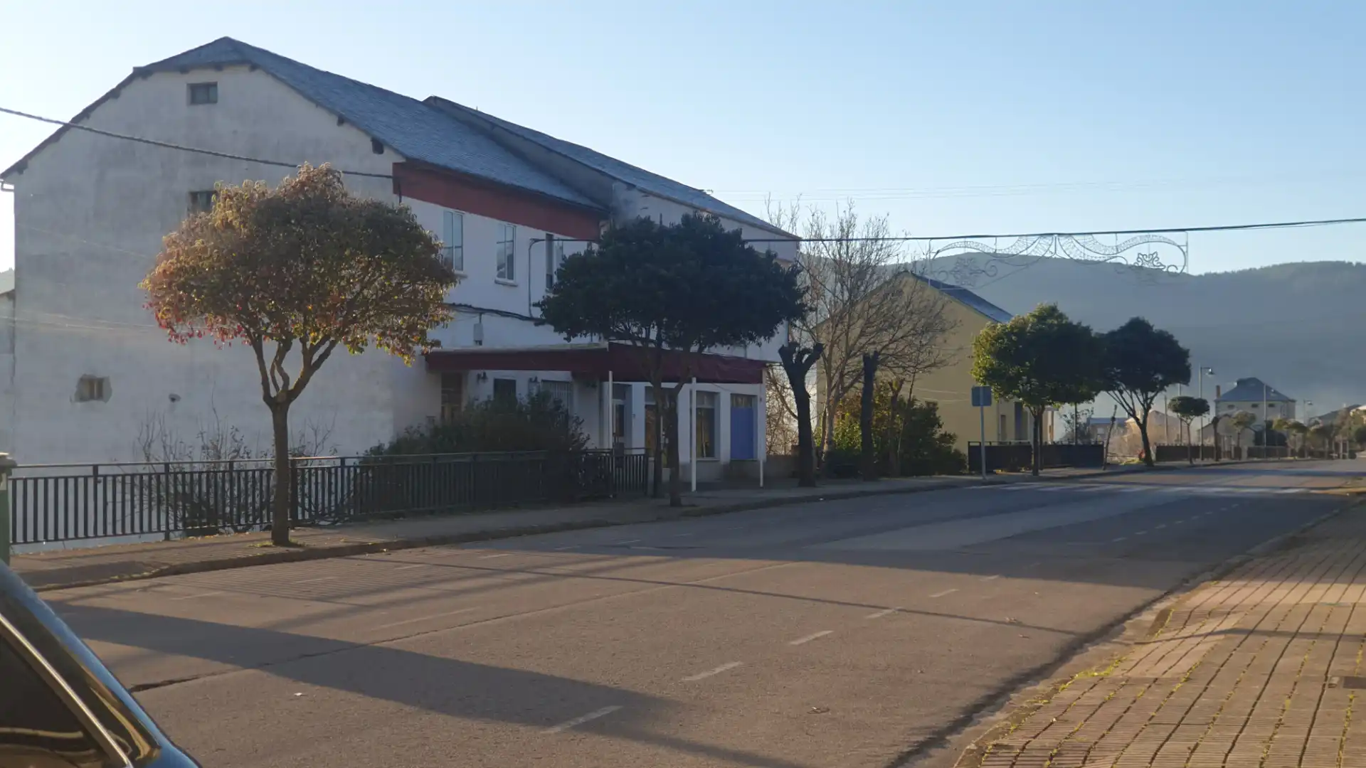 Vista exterior de Casa o xalet en venda en Vega de Espinareda amb Calefacció, Jardí privat i Terrassa