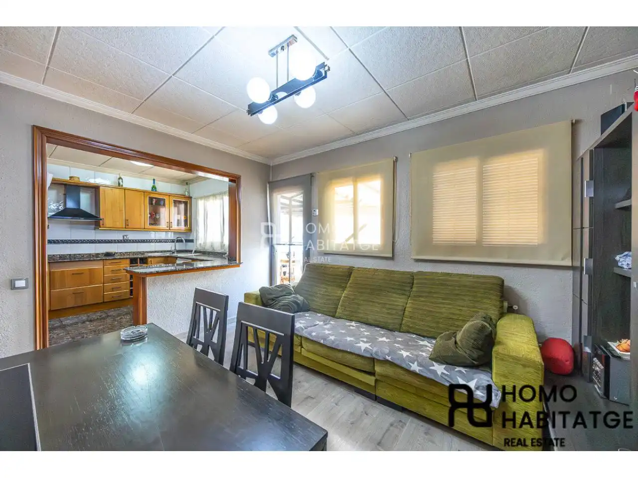 Living room of Flat for sale in Barberà del Vallès  with Heating, Parquet flooring and Terrace
