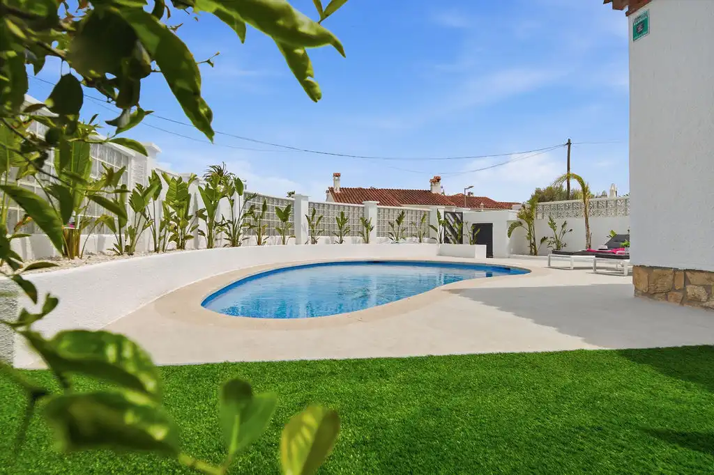Casa con piscina en venta en Carrer Alberes, imagen 11
