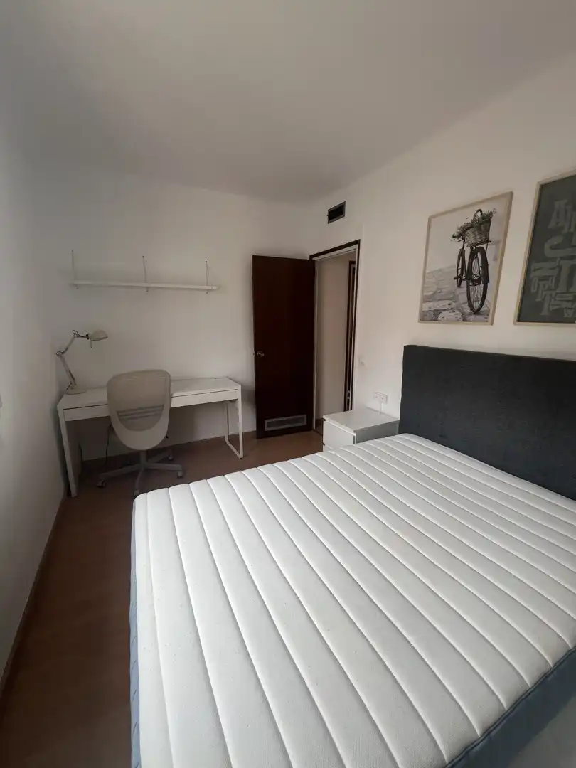 Habitación de Piso de alquiler en Girona con Calefacción, Terraza y Trastero