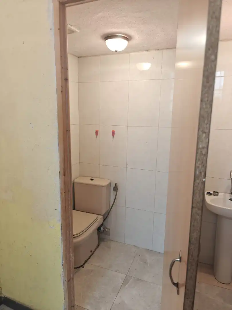 Badezimmer von Geschaftsraum zum Verkauf in Aranjuez