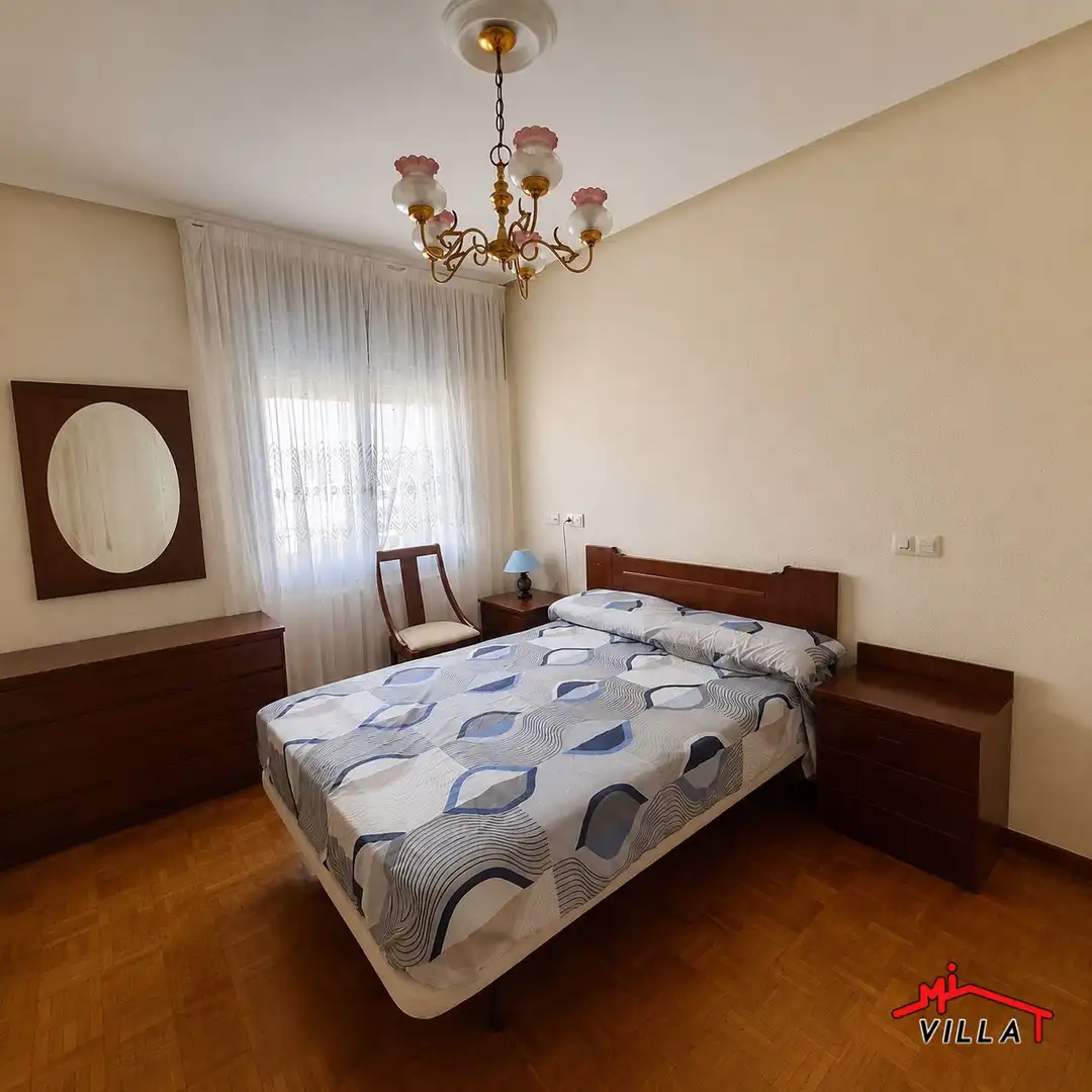 Bedroom of Flat for sale in Laredo  with Heating and Balcony