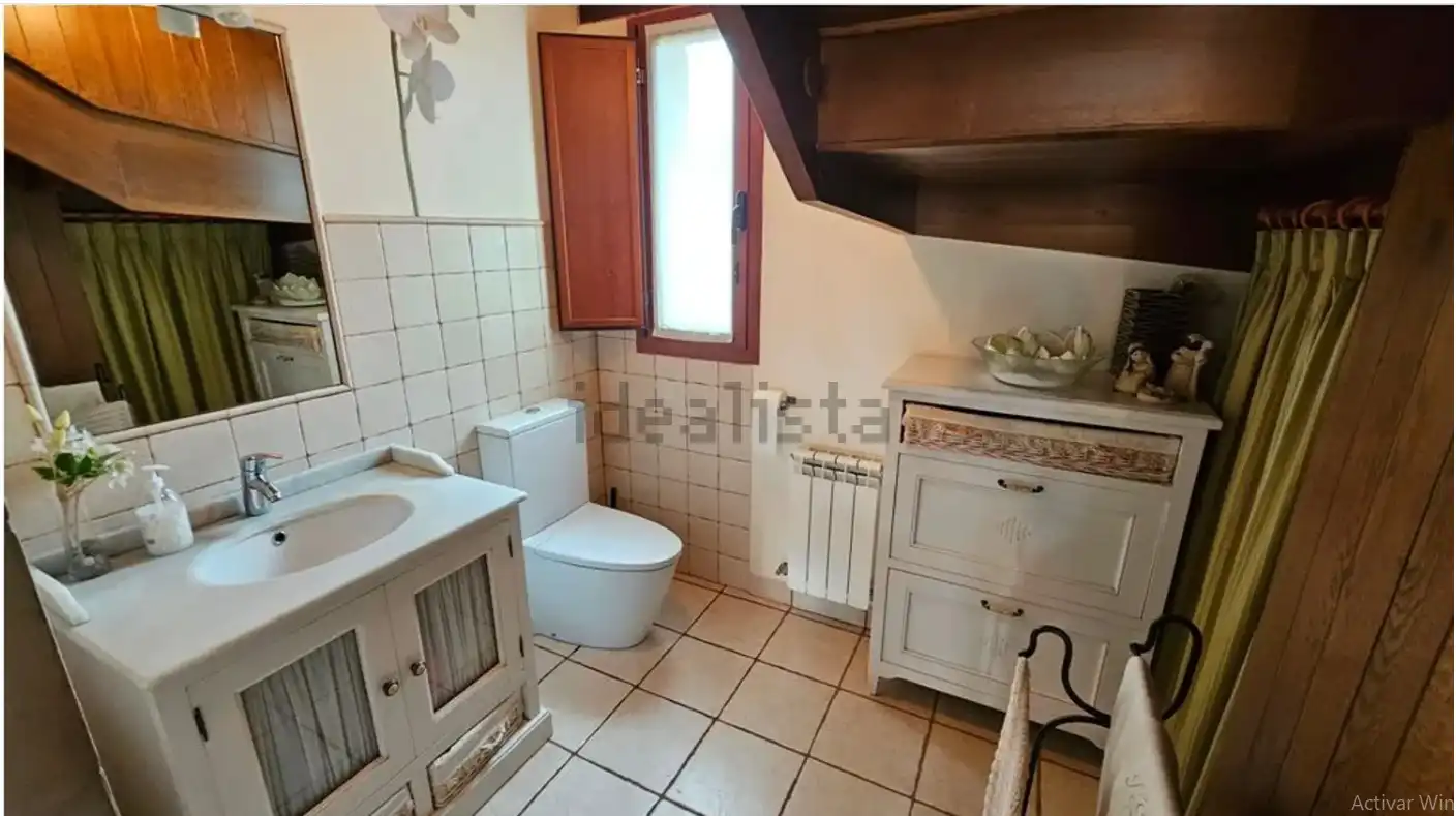 Baño de Finca rústica en venta en Medina de Pomar con Calefacción, Terraza y Trastero