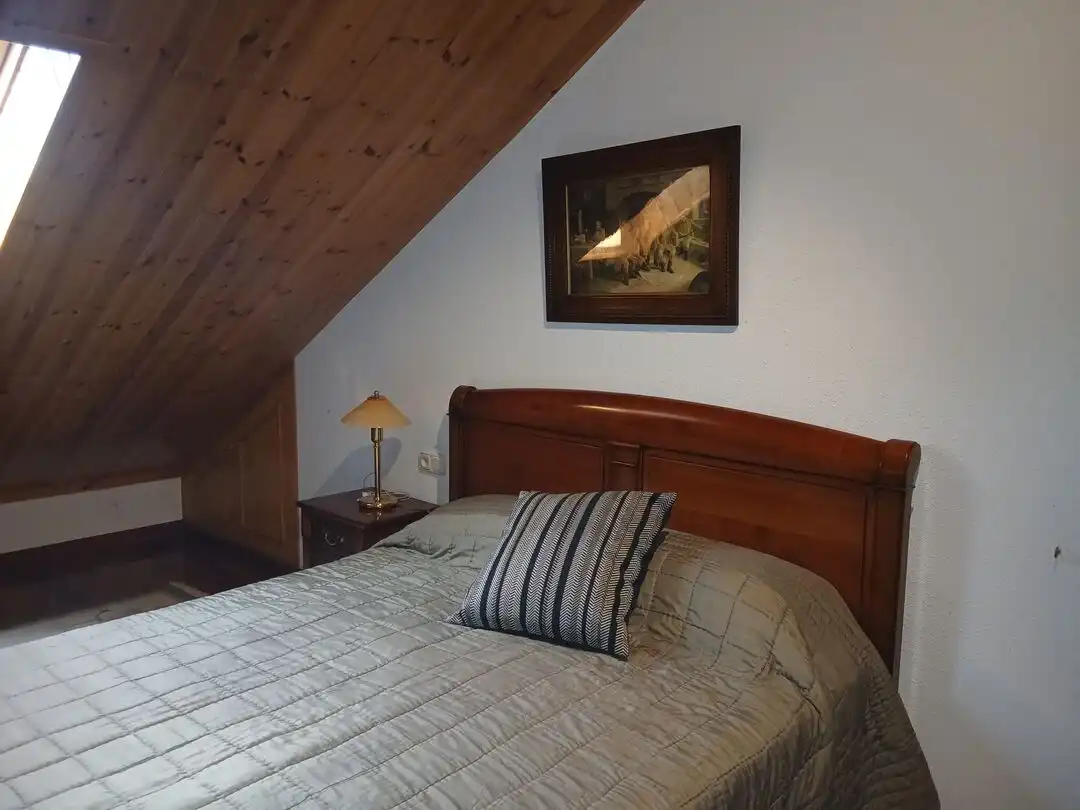 Habitación de Dúplex en venta en Ezcaray con Calefacción, Piscina y Balcón