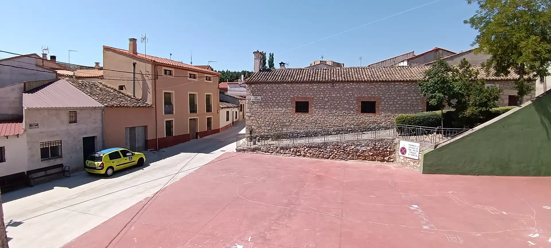 Vista exterior de Casa o xalet en venda en Valdearenas amb Balcó