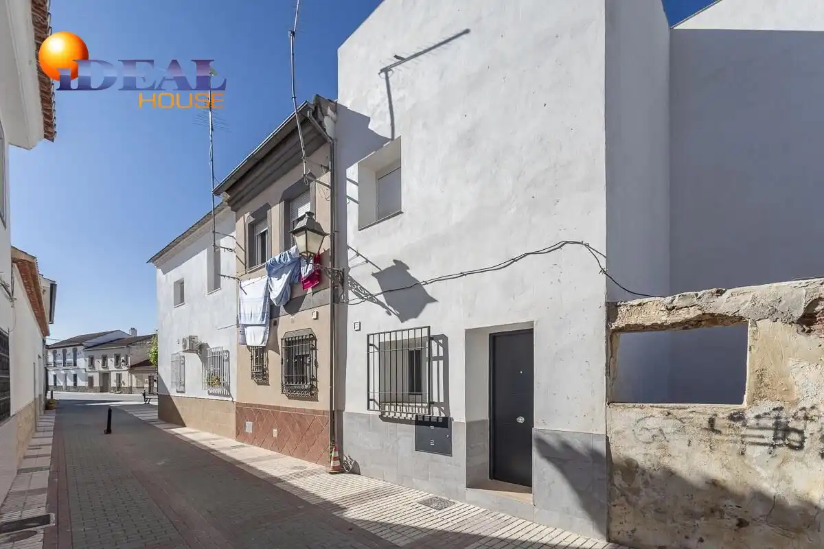 Adosado con terraza en venta en ACERA SOL(ROM) 7