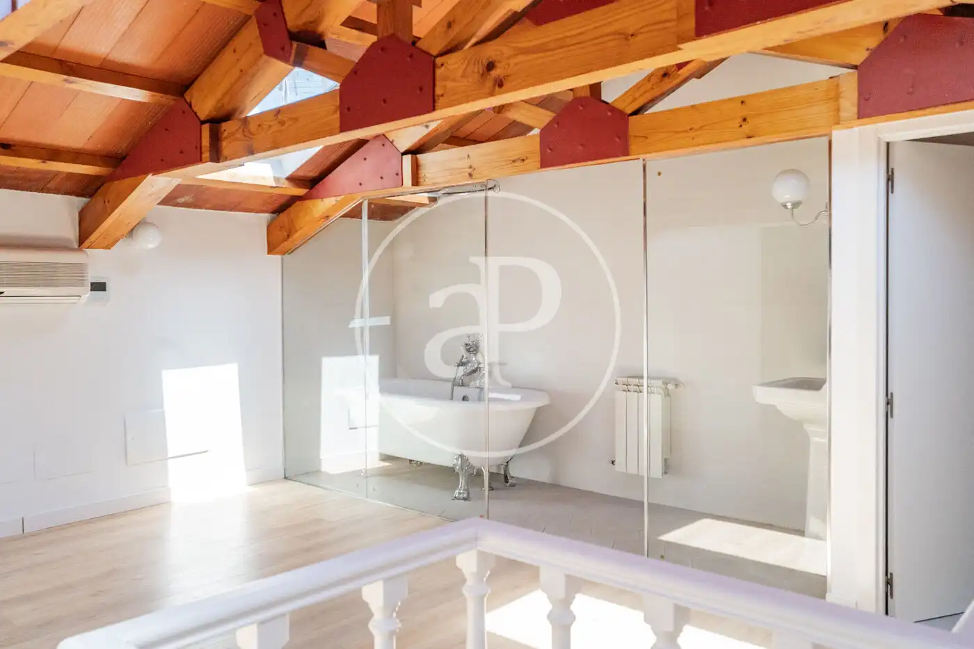 Baño de Casa o chalet de alquiler en Madrid con Aire acondicionado, Calefacción y Jardín privado