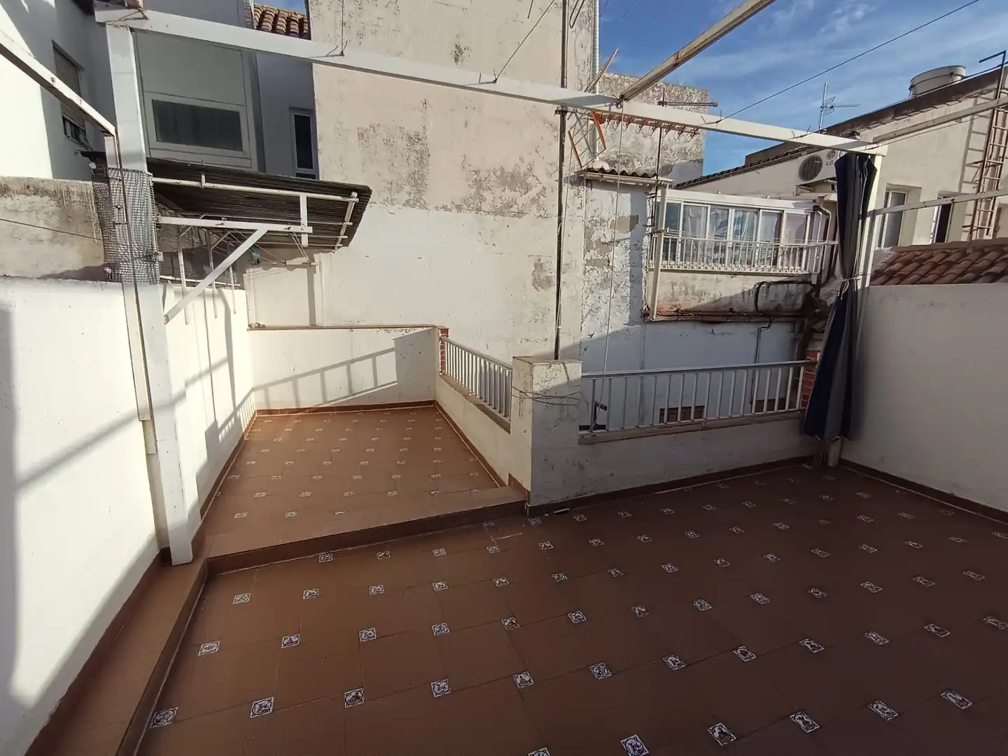Terrasse von Einfamilien-Reihenhaus zum Verkauf in Jaén mit Klimaanlage, Heizung und Terrasse