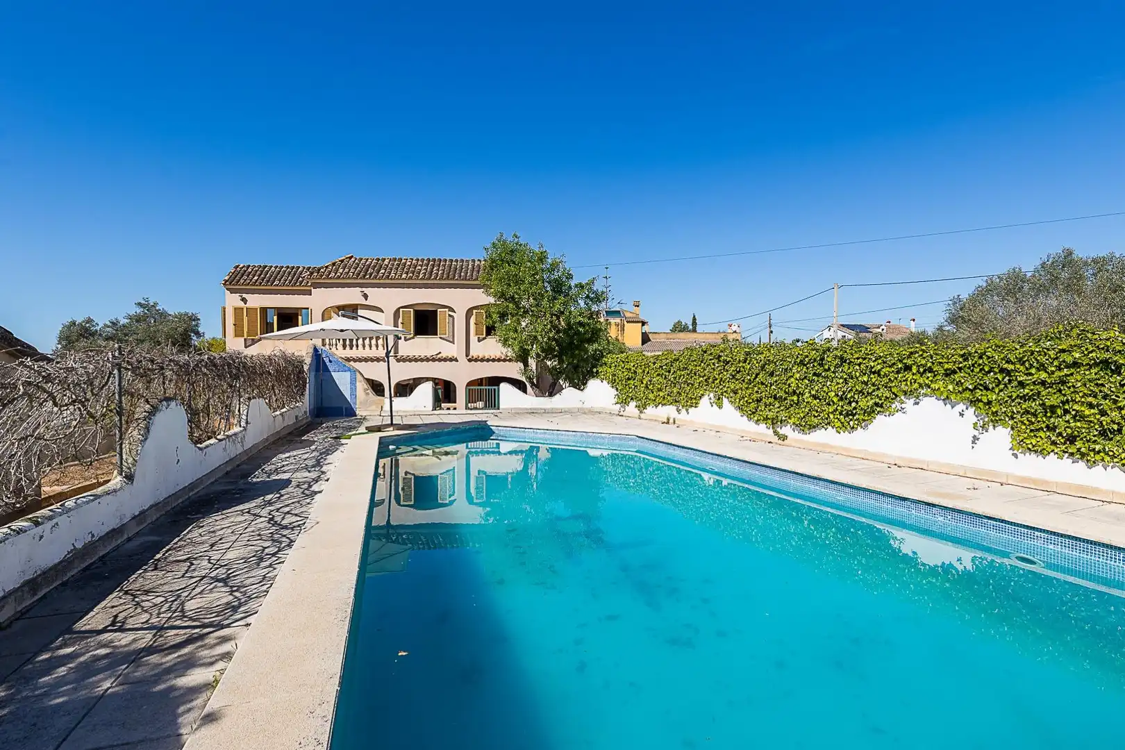 Schwimmbecken von Country house zum Verkauf in  Palma de Mallorca mit Klimaanlage, Heizung und Privatgarten