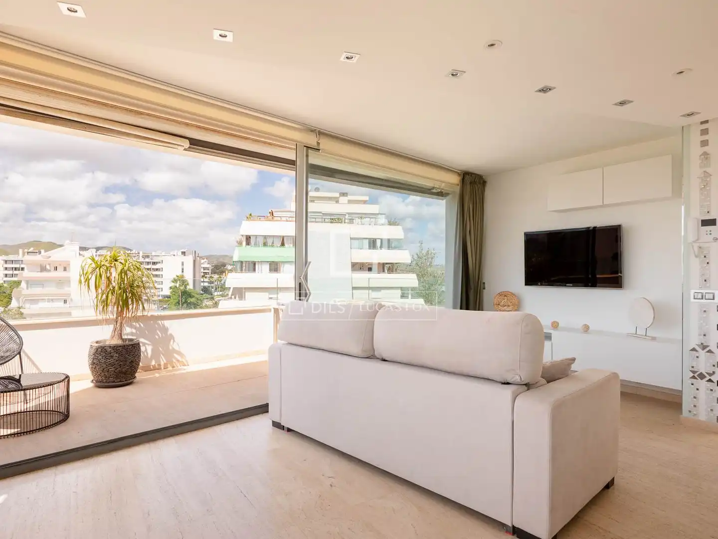 Living room of Flat for sale in Eivissa  with Air Conditioner, Swimming Pool and Furnished