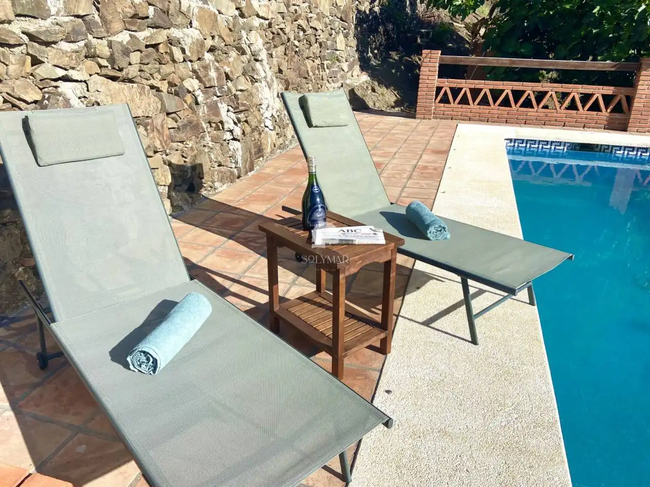 Terrassa de Finca rústica de lloguer en Árchez amb Aire condicionat i Piscina