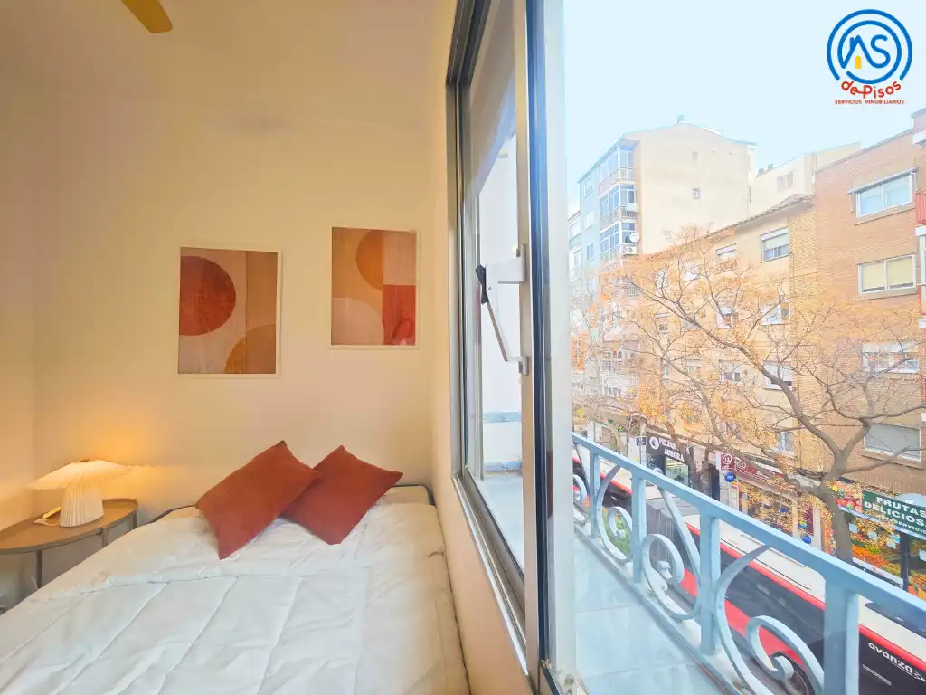 Flat for rent in Calle de Martínez Vargas, 2, Barrio Torrero