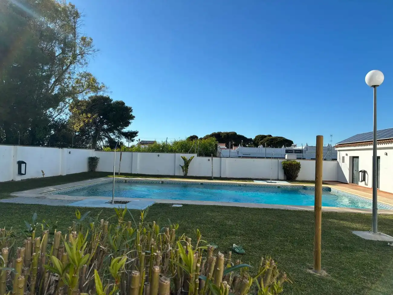 Piscina de Apartamento en venta en Conil de la Frontera con Terraza