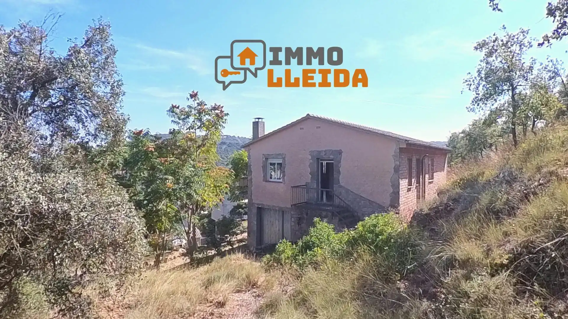 Vista exterior de Casa o xalet en venda en Les Avellanes i Santa Linya amb Calefacció, Terrassa i Balcó