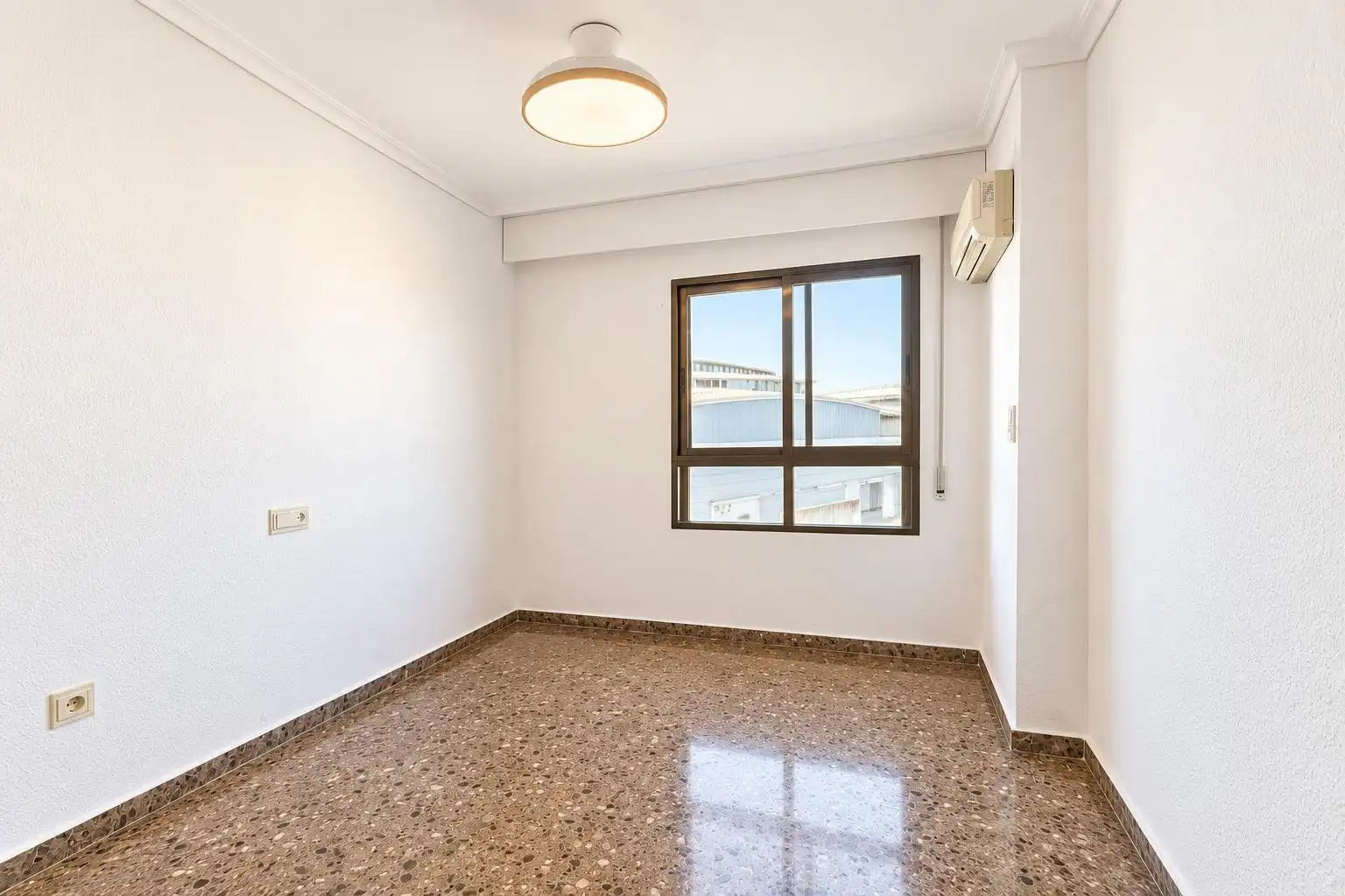 Bedroom of Flat for rent in Paterna  with Balcony