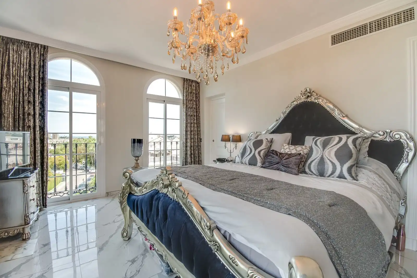 Casa a schiera con piscina in vendita a Nueva Andalucía, imagen 9