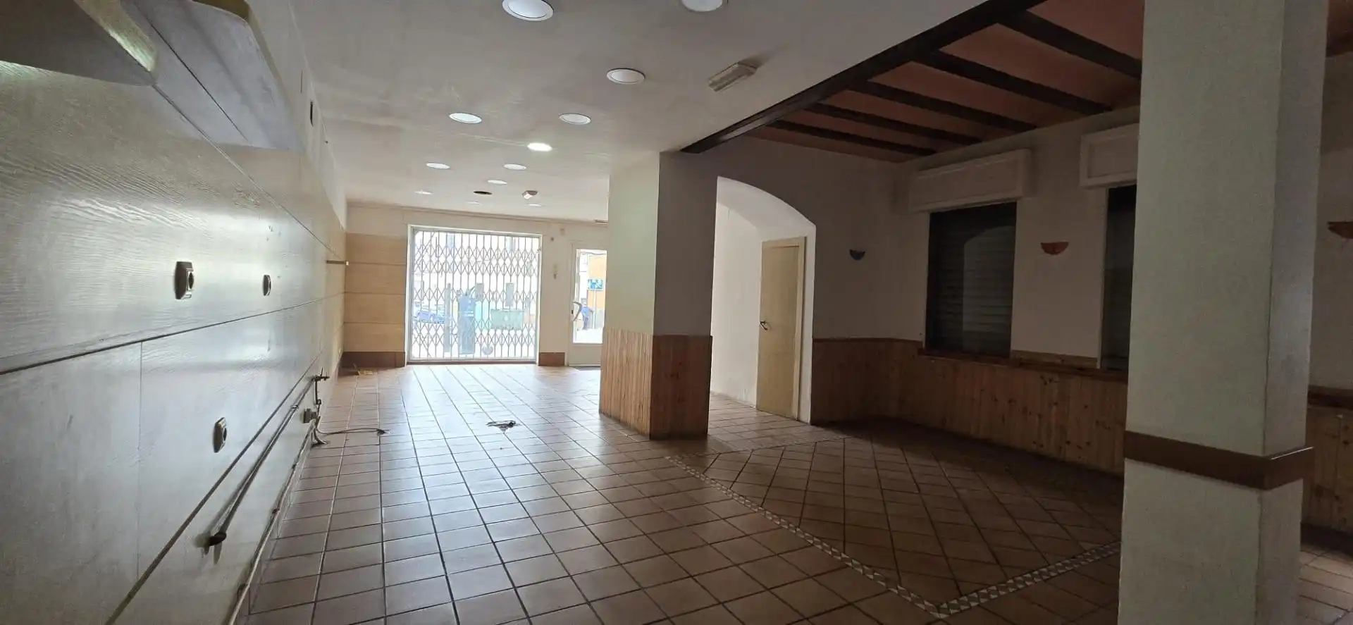 Commercial properties for rent in Llíria  with Air Conditioner