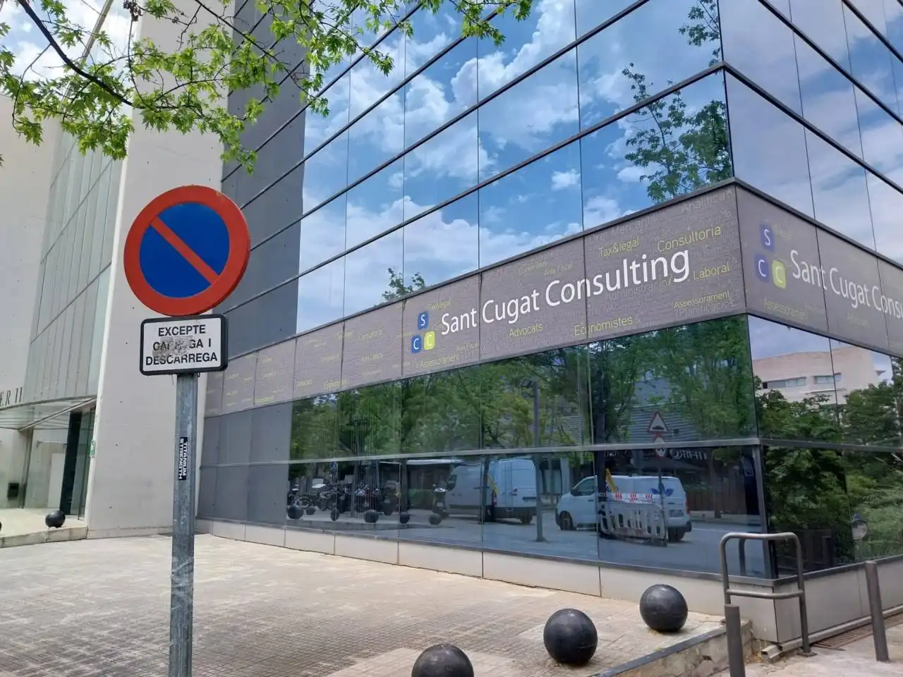 Office space with lift for sale in Avenida Corts Catalanes