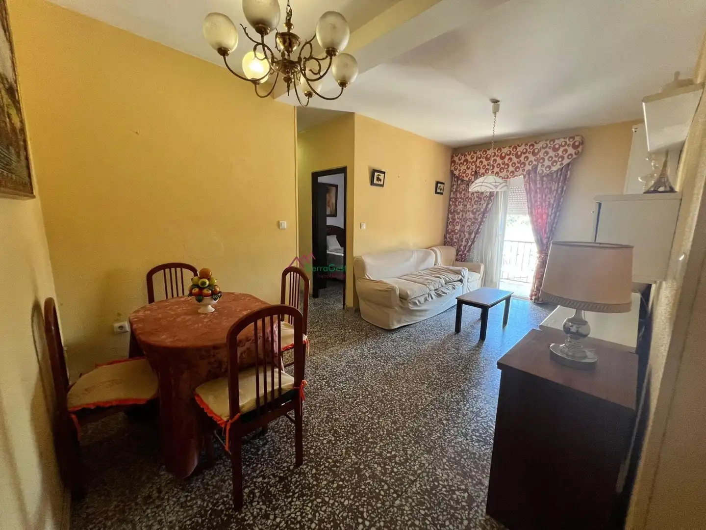 Sala d'estar de Pis en venda en Ubrique amb Balcó
