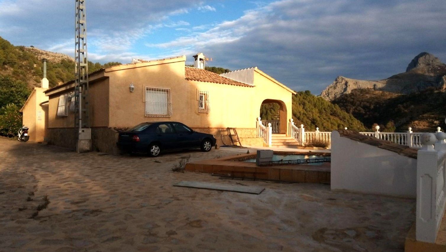 Exterior view of House or chalet for sale in Bolulla  with Private garden, Terrace and Storage room