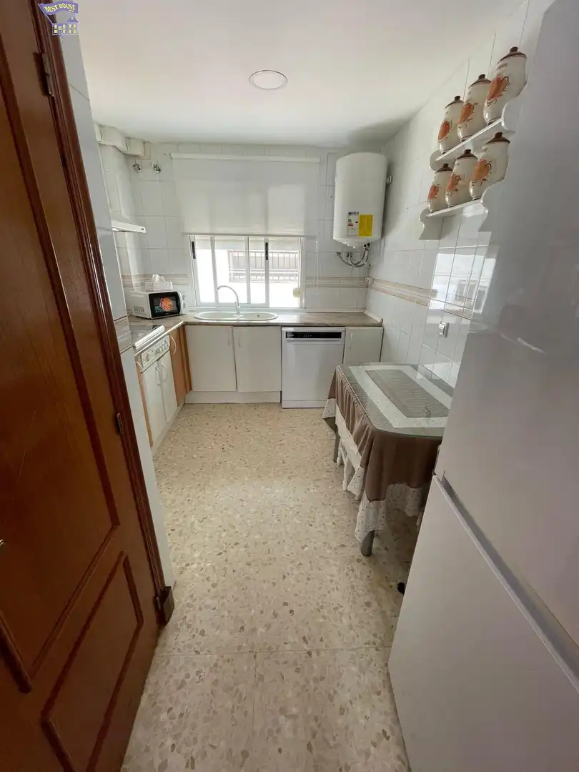 Cuina de Casa adosada de lloguer en Arcos de la Frontera amb Aire condicionat, Terrassa i Moblat