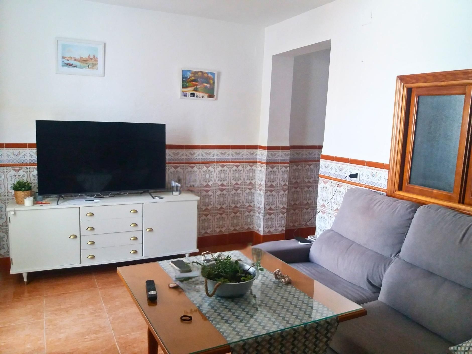 Sala d'estar de Casa o xalet en venda en Valencia del Ventoso amb Terrassa i Balcó