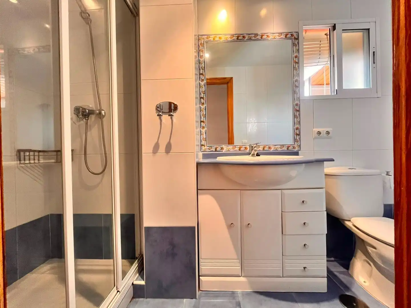 Badezimmer von Dachboden zur Miete in Córdoba mit Klimaanlage und Terrasse