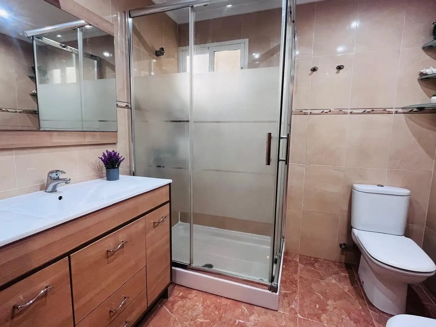 Baño de Piso en venta en Elche / Elx con Aire acondicionado