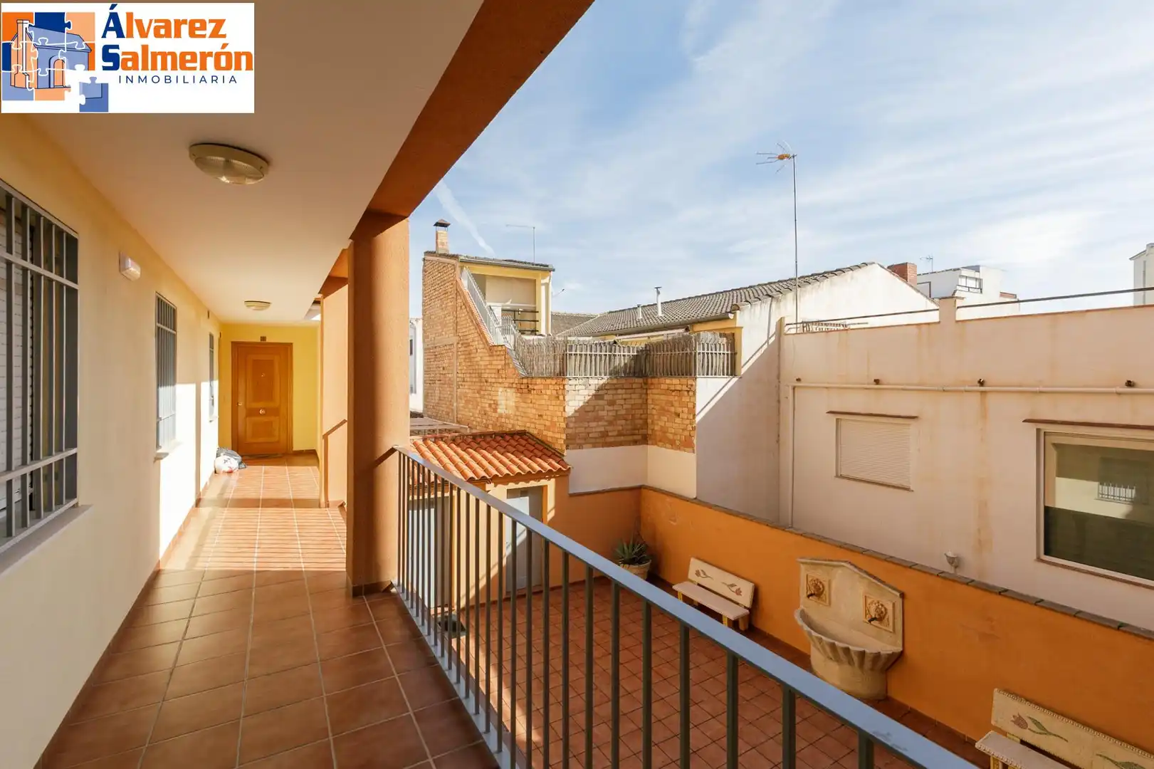 Vista exterior de Piso en venta en Armilla con Calefacción, Amueblado y Balcón