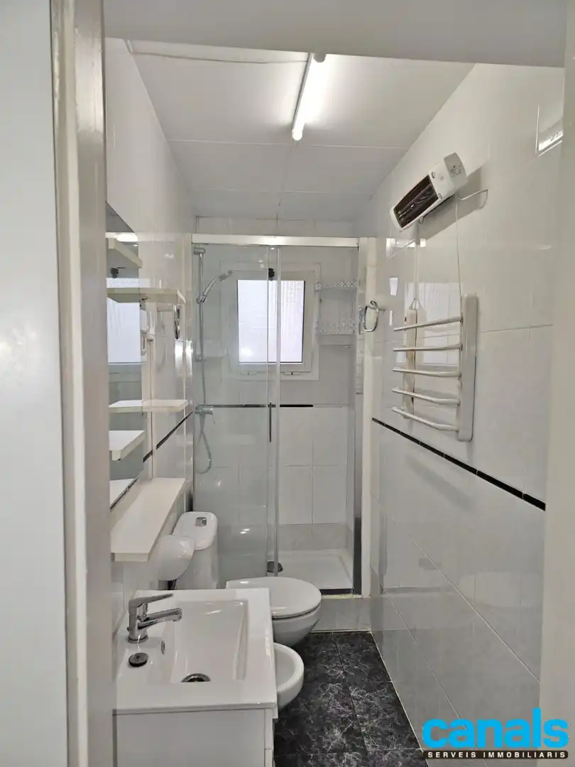 Baño de Piso en venta en Cerdanyola del Vallès con Calefacción, Horno y Balcón