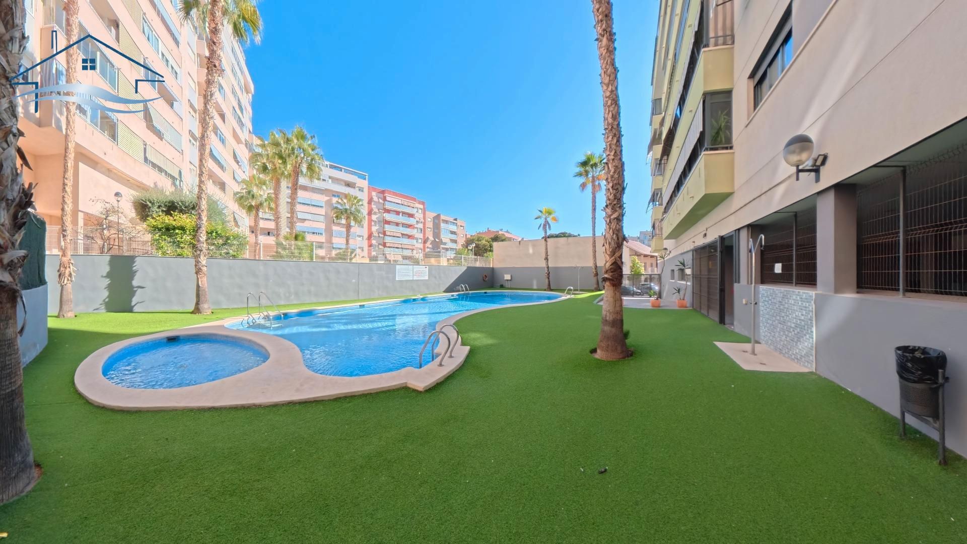 Swimming pool of Flat for sale in Alicante / Alacant  with Air Conditioner, Storage room and Oven