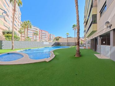 Piso con piscina en venta en Campoamor - Altozano