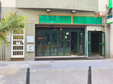 Locale commerciale in affitto a Calle Sagasta 23